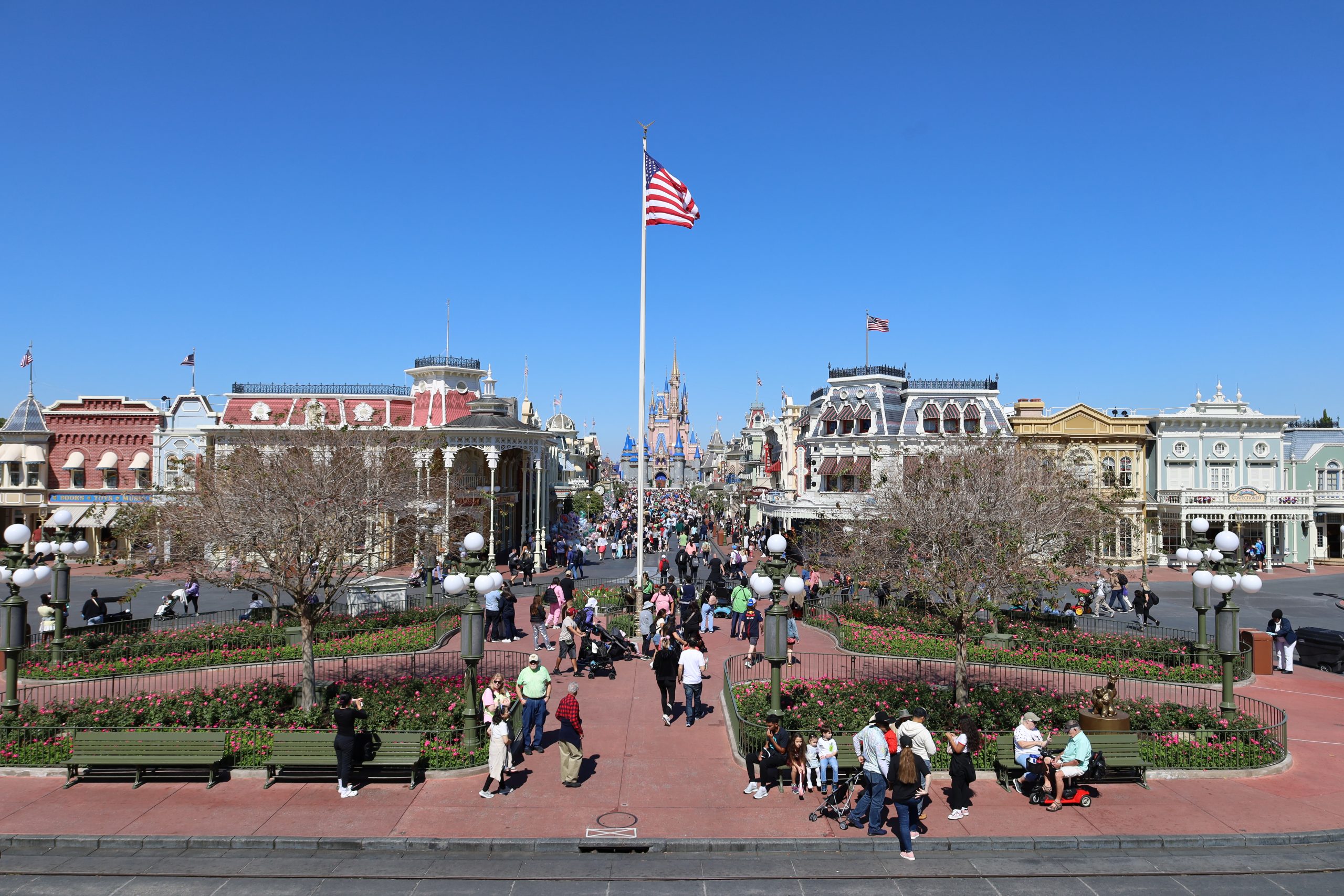 Main Street U.S.A. avec vue sur le château de Cendrillon, Magic Kingdom